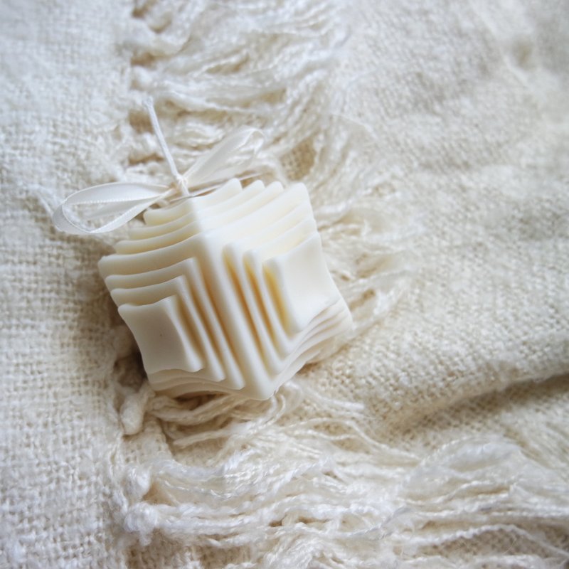 Multilayer Cube _ Soy Wax Scented Candle | 245g - เทียน/เชิงเทียน - ขี้ผึ้ง ขาว