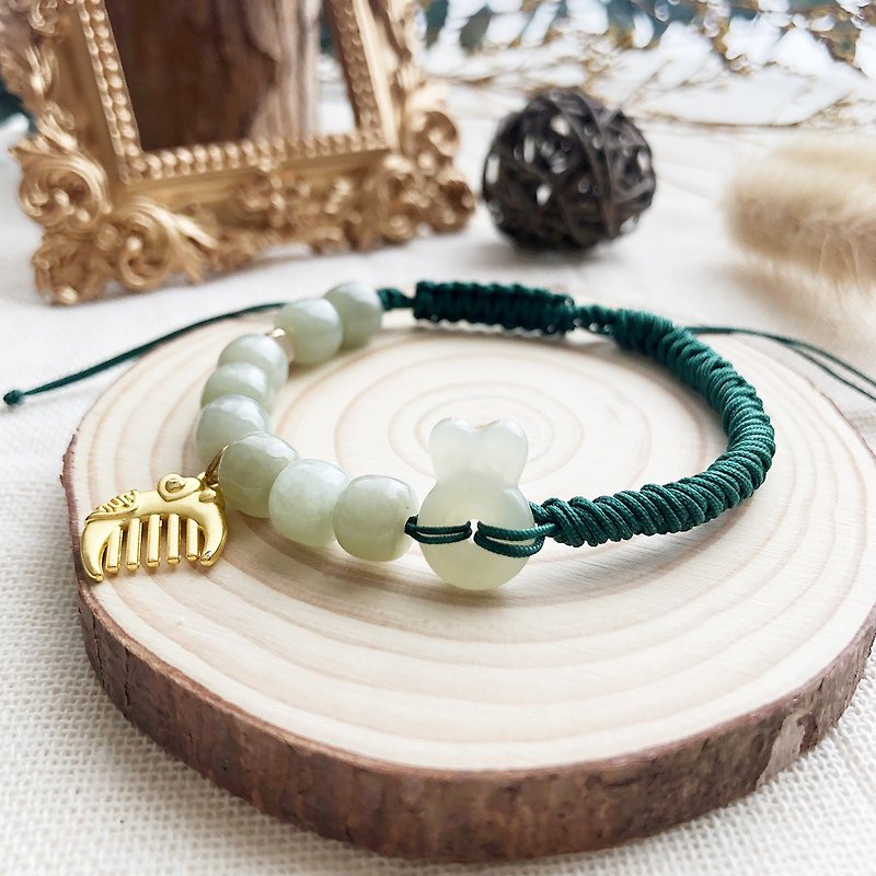 Moyu Rabbit Bracelet | Hetian Jade Rabbit Ancient Beads and Jade Thread Weaving Original Design - สร้อยข้อมือ - หยก สีเขียว