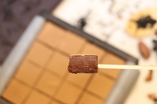巧遇農情           CHOMEET 【聖誕禮盒】74%招牌生巧克力