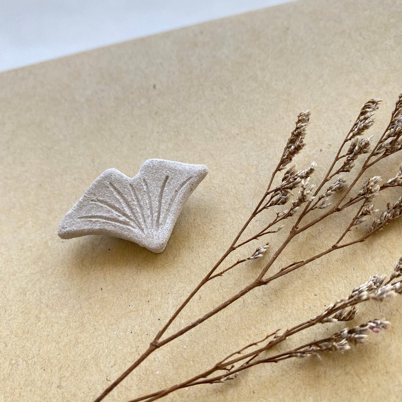 銀杏 胸針 扣針 擴香 陶瓷黏土 飾物 - 胸針 - 黏土 白色