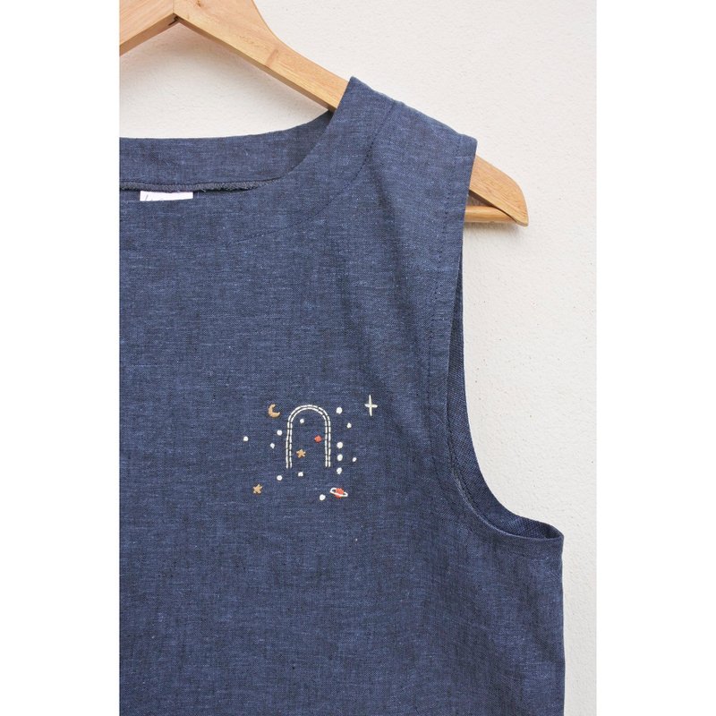 Embroidery | Cotton | Blue sleeveless shirt - Women's Tops - Cotton & Hemp Blue