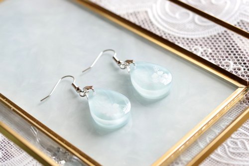 ハンドメイド ☆ レジンピアス　ブルー マーブル レジンアート 雫のマーブルピアス〈ブルーオパール〉 ピアス