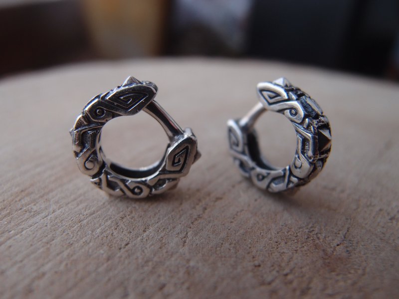 Celtic Viking Sterling Silver Hoop Earrings with spikes - ต่างหู - เงินแท้ สีเงิน