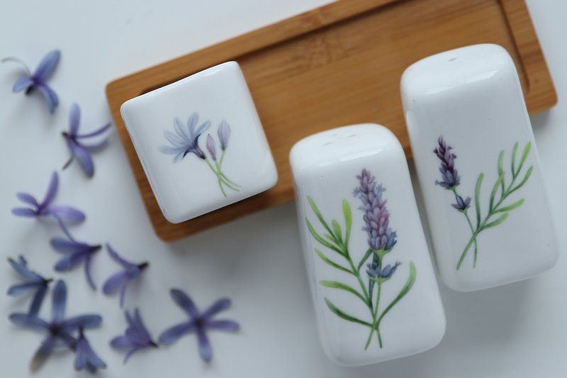 Porcelain painted hand-painted lavender seasoning jar set (Three cans)