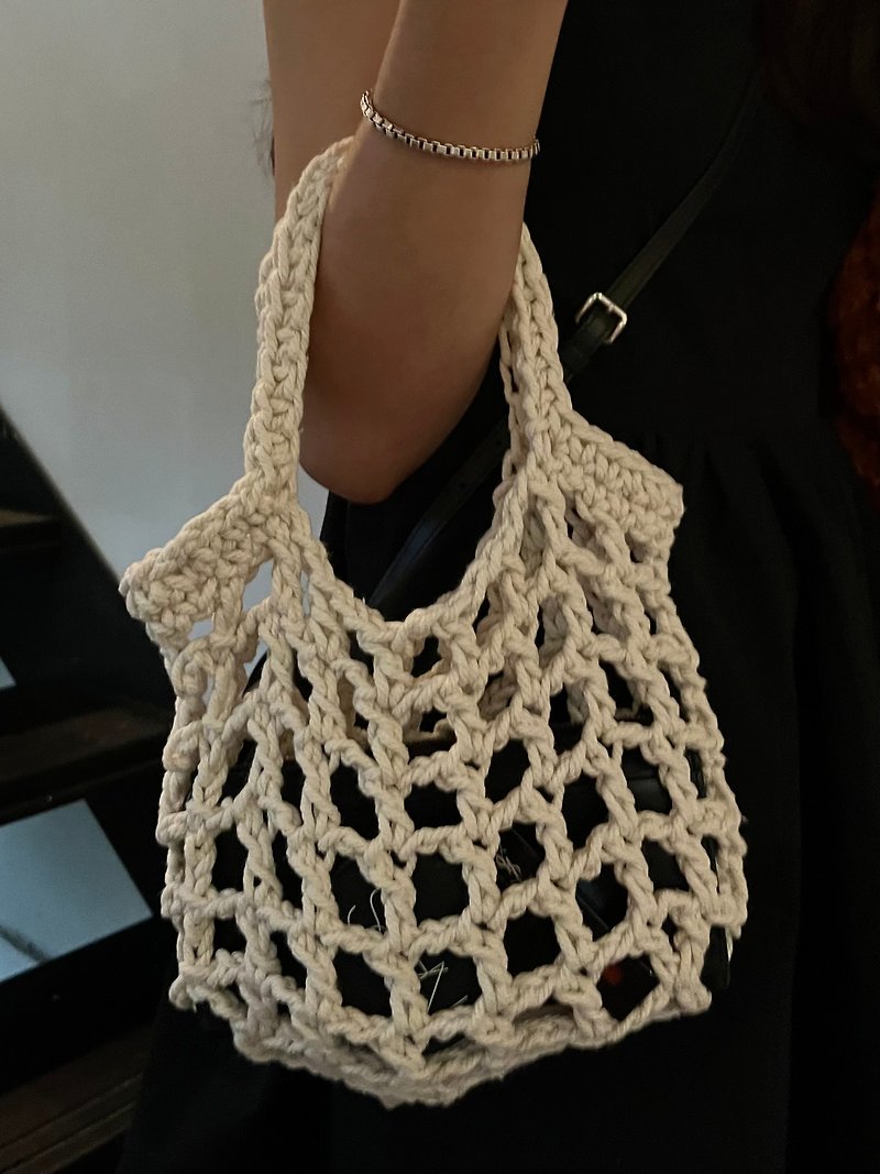 Cami handmade 毛線鉤織 麻線 便當袋 鉤織小提袋 自製包包 - 手袋/手提袋 - 棉．麻 卡其色