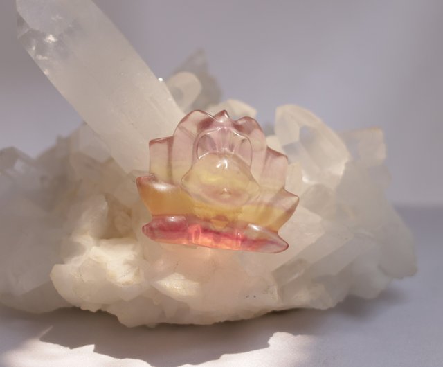 天然石マニカラン共生水晶の九尾狐　置物　彫物NO.051206 天然石マニカラン共生水晶の九尾狐 置物 彫物NO.051206 天然石