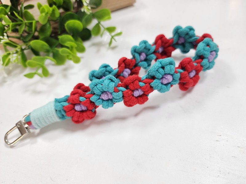 FSH design. Princess color five-petal flower braided wrist phone strap - เชือก/สายคล้อง - ผ้าฝ้าย/ผ้าลินิน หลากหลายสี