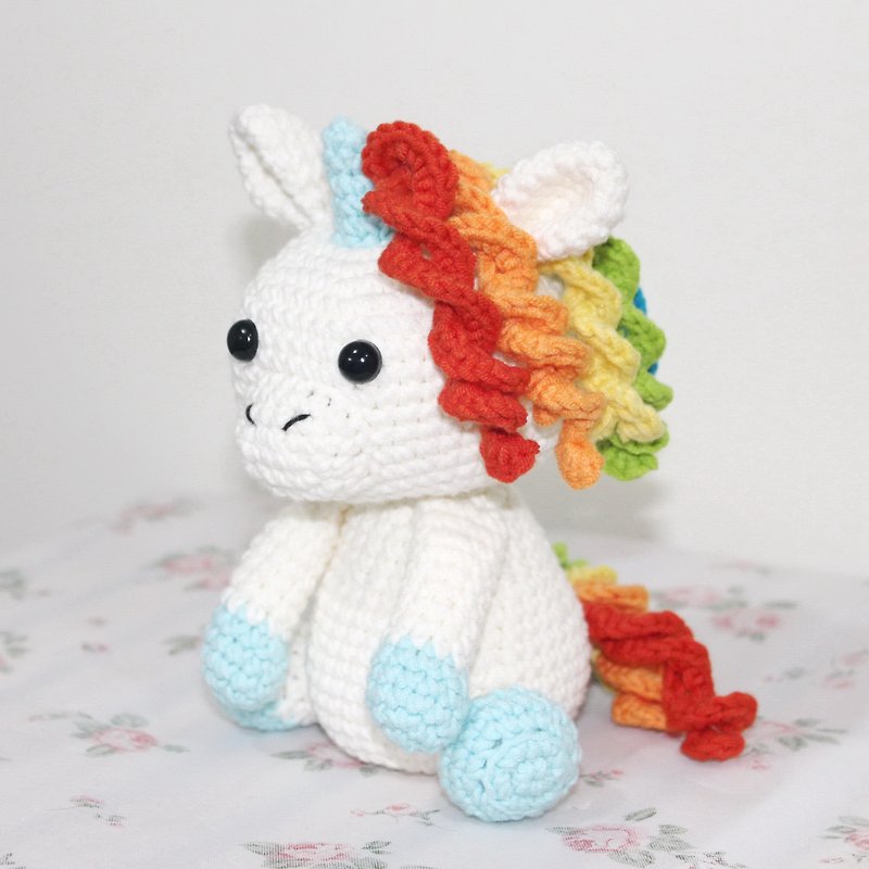 Rainbow Unicorn Rainbow unicorn Hand crocheted - ตุ๊กตา - ผ้าฝ้าย/ผ้าลินิน หลากหลายสี