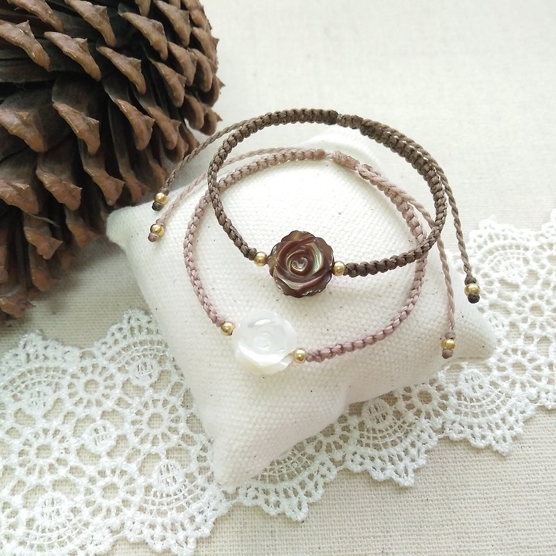 BUHO hand made. White rose / brown rose. Shell X South American wax wax bracelet - Bracelets - Gemstone White