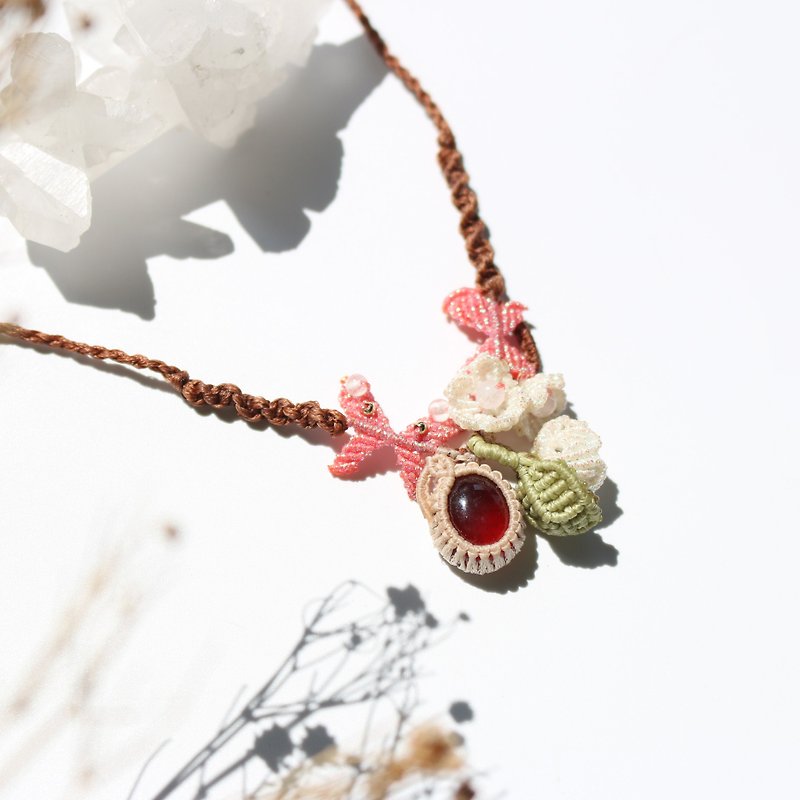 Stone x Flower and Butterfly Wax Thread Necklace - Necklaces - Crystal Red