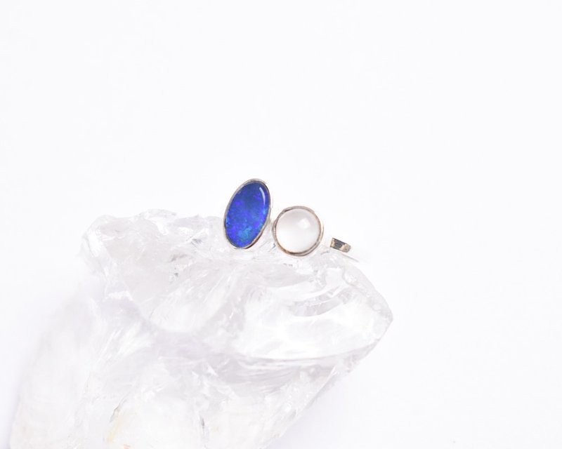 Opal and moonstone silver ring 925 silver natural stone ring - 戒指 - 寶石 藍色