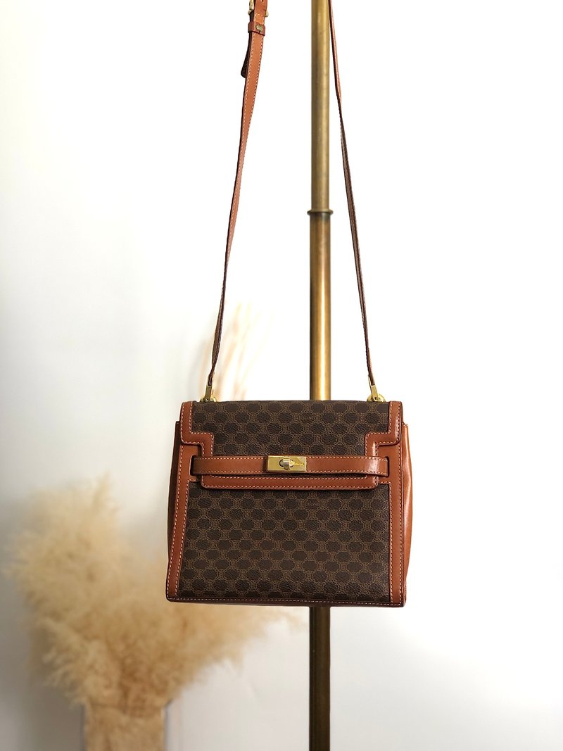 【Direct from Japan Luxury Pre-owned Bag】CELINE Macadam Shoulder Bag Brown Turnlock Kelly PVC Leather Mini Bag wgfg5n - กระเป๋าแมสเซนเจอร์ - วัสดุกันนำ้ สีนำ้ตาล