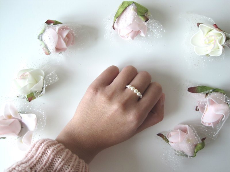 浪漫派女孩 施華洛世奇水晶珍珠 手工指環 / 介指 / 戒指 - 戒指 - 寶石 銀色