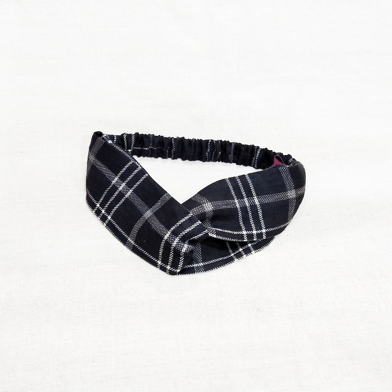 【Cash】 hand made of cotton and white black and white pattern with a band - Hair Accessories - Cotton & Hemp 