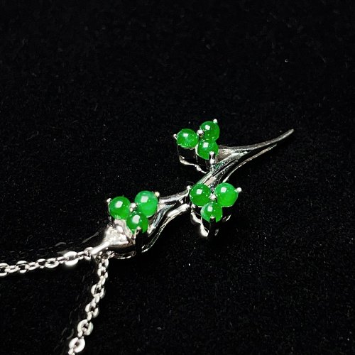 グリーン翡翠 カボションデザインネックレス 18Kゴールドダイヤモンド