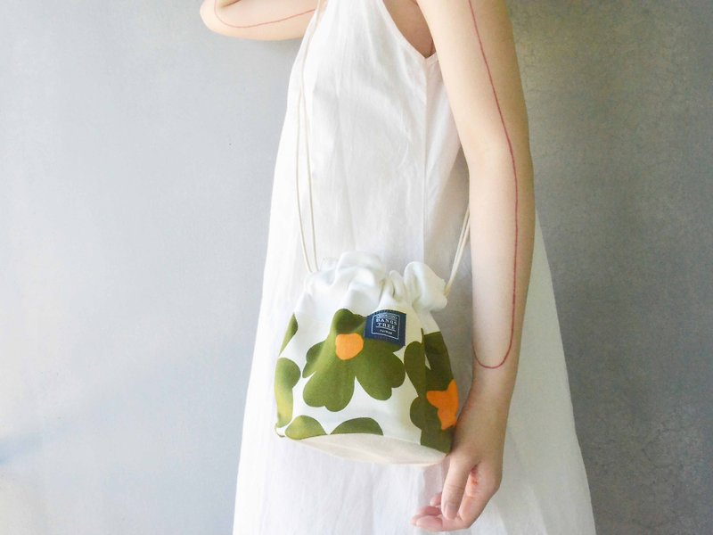 Side bucket bag _ Nordic Poppy _ Green - Messenger Bags & Sling Bags - Cotton & Hemp Green