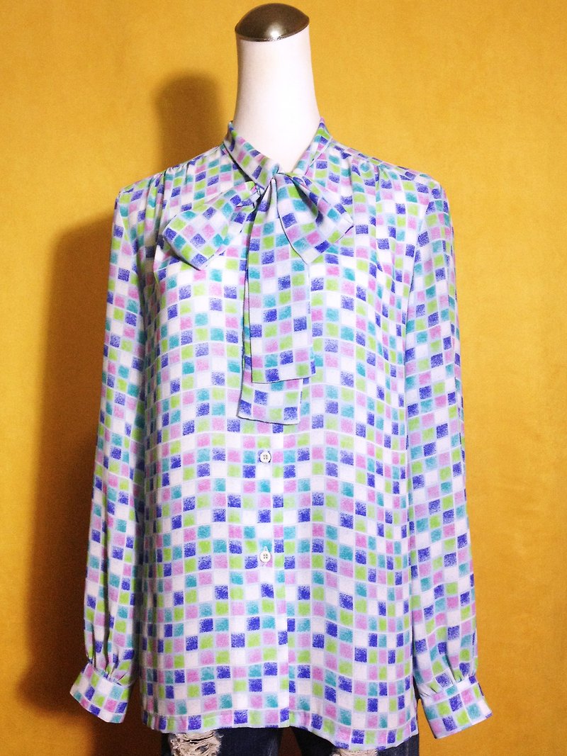 Ping-pong vintage [vintage shirt / color checkered tie chiffon vintage shirt] abroad back VINTAGE - เสื้อเชิ้ตผู้หญิง - เส้นใยสังเคราะห์ หลากหลายสี