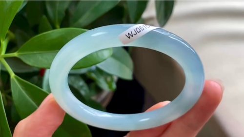 氷種 天然翡翠 ミャンマーA貨翡翠バングル • ハイグレード氷種シー