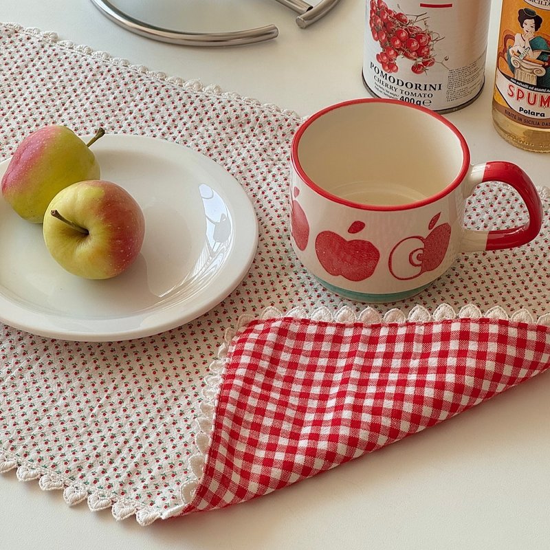 Red check table mat - ผ้ารองโต๊ะ/ของตกแต่ง - ผ้าฝ้าย/ผ้าลินิน สีแดง