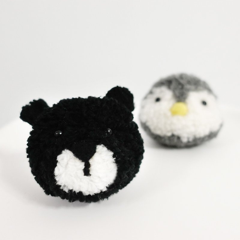 Cute Healing Department Taiwan Black Bear Wool Ball Customized Key Ring Charm - Keychains - Wool Black
