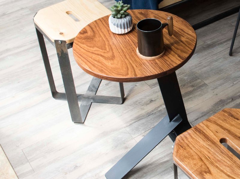 Nighthawk End Table - 餐桌/書桌 - 木頭 咖啡色