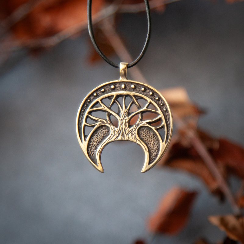 Moon pendant. Pagan tree of life necklace. Slavic amulet. Female mascot jewelry - 項鍊 - 其他金屬 橘色
