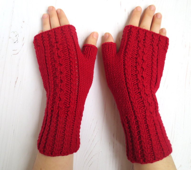 Red Fingerless gloves for woman, 100% wool fingerless mittens, knit hand warmers - 手套 - 羊毛 紅色