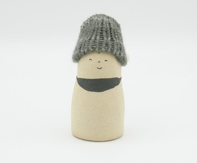 手作り陶人形　ニット帽をかぶったお地蔵さん　Sサイズ