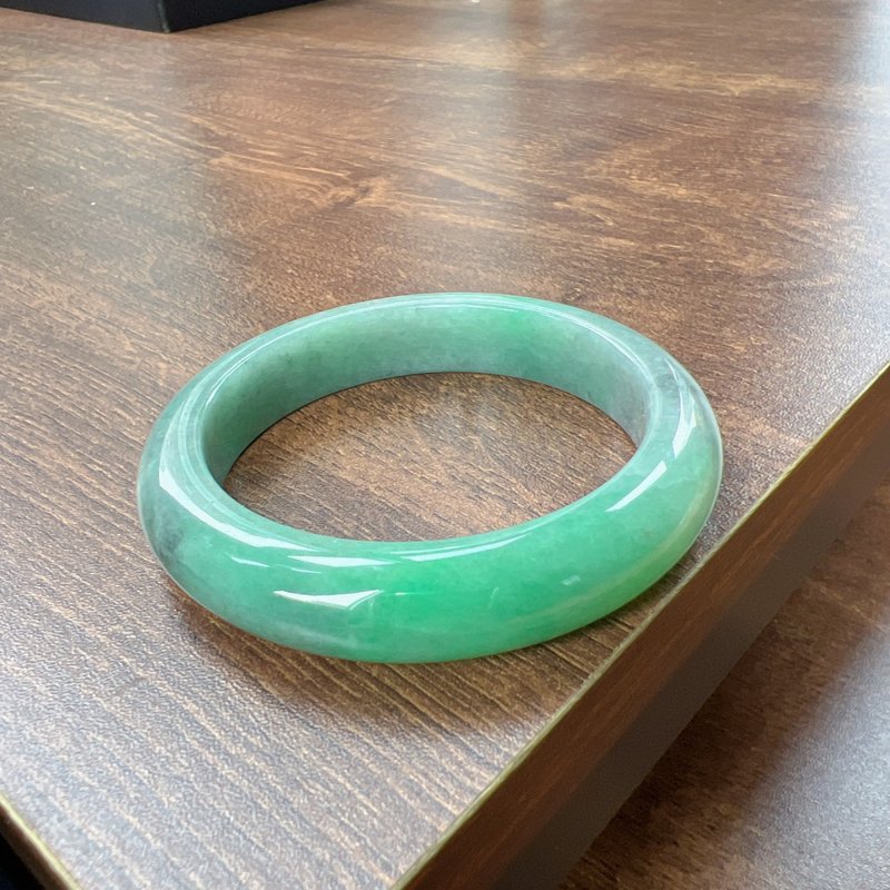 飄陽綠翡翠平安鐲手鐲 | 18.5圍 | 天然緬甸玉翡翠A貨 | 送禮 - 手鍊/手鐲 - 玉石 綠色