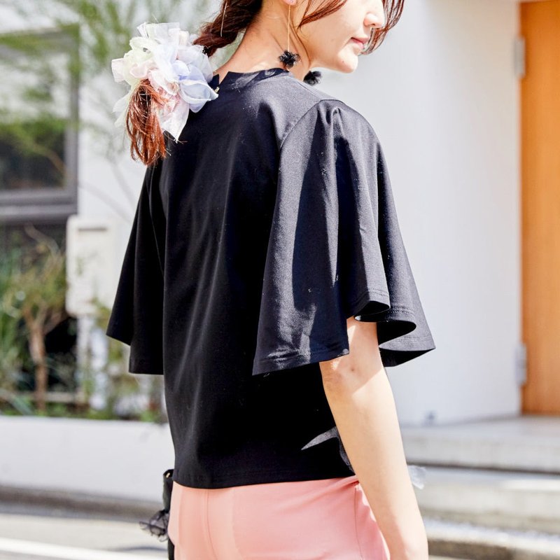 Beautiful, cool-to-the-touch t-shirt with a breeze feel | Black - เสื้อยืดผู้หญิง - วัสดุอื่นๆ สีดำ