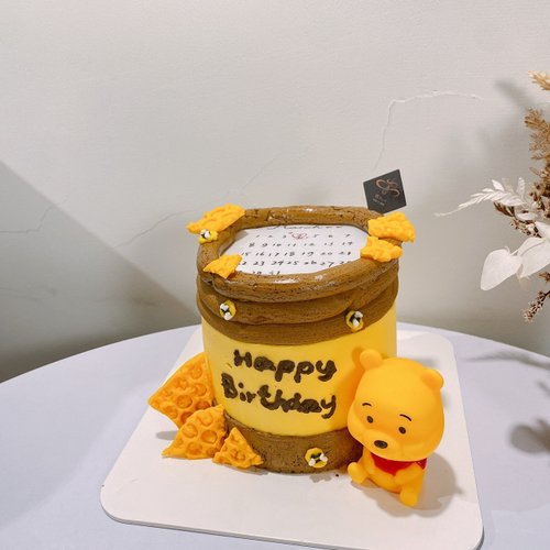 鑠咖啡/甜點專賣店 生日蛋糕 臺北 中山/松山 咖啡課程教學 客製化蛋糕 小熊維尼主題燃燒蛋糕 客製化蛋糕 生日蛋糕 鑠甜點 4吋蛋糕 公仔