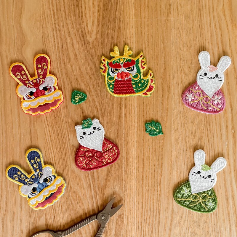 [Rabbit Rice Dumpling Award] Awakening Lion/Rabbit/Cat/Zongzi/Dragon/Hot Paste Embroidery Sticker Luggage Sticker - สติกเกอร์ - งานปัก สีแดง