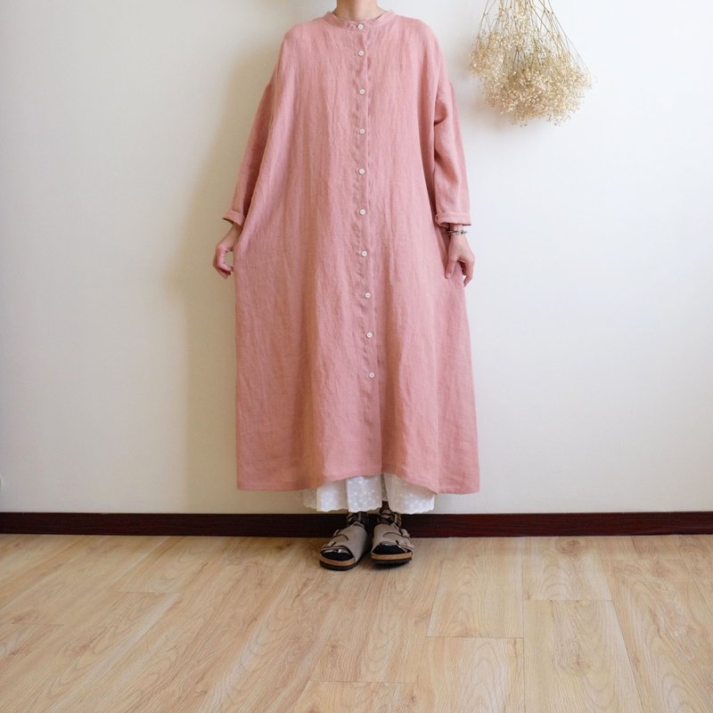 日常手作服 粉色亨利小立領開釦長袖洋裝 水洗亞麻 - 洋裝/連身裙 - 棉．麻 粉紅色