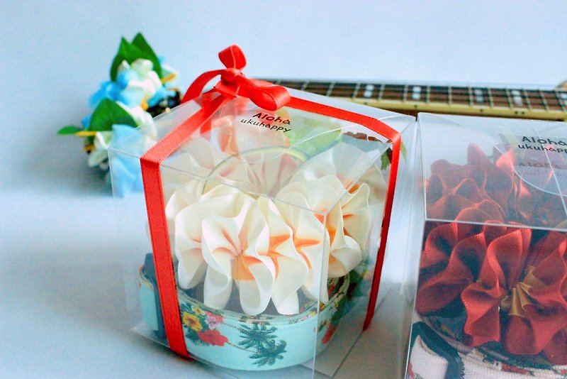 ukulele strap and ribbon flower gift.  hula girl green a - 結他/樂器 - 棉．麻 綠色