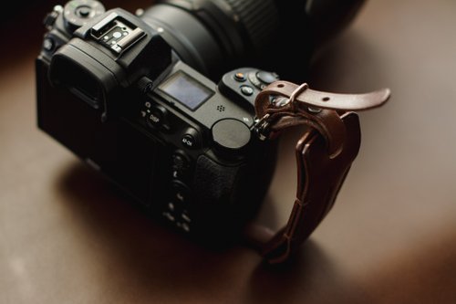 カメラ リスト ストラップ DSLR カメラ ハンド ストラップ レザー パーソナライズされたカメラ ストラップ - ショップ  Tissoleather workshop カメラストラップ・三脚 - Pinkoi