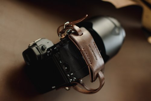 カメラ リスト ストラップ DSLR カメラ ハンド ストラップ レザー パーソナライズされたカメラ ストラップ - ショップ  Tissoleather workshop カメラストラップ・三脚 - Pinkoi