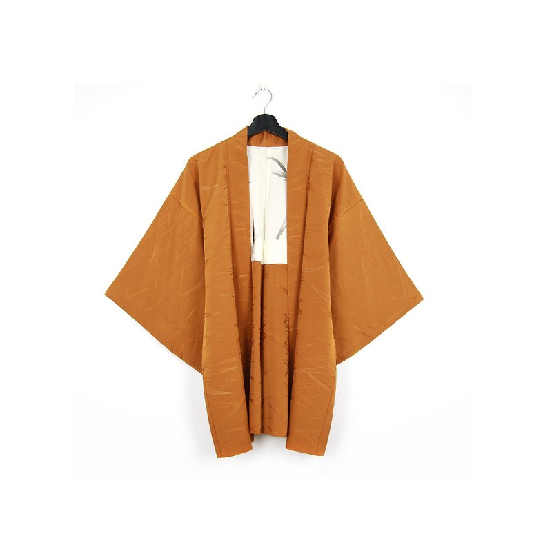 Back to Green-Japan with back feather weaving/vintage kimono - เสื้อแจ็คเก็ต - ผ้าไหม 