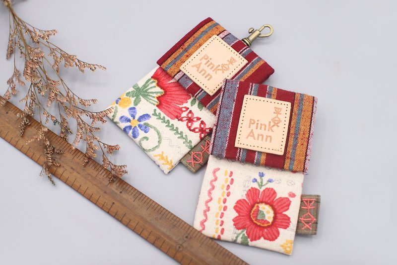 Peace classic card package -, small red flowers, business card package, leisure card package directly over the card - ID & Badge Holders - Cotton & Hemp Red