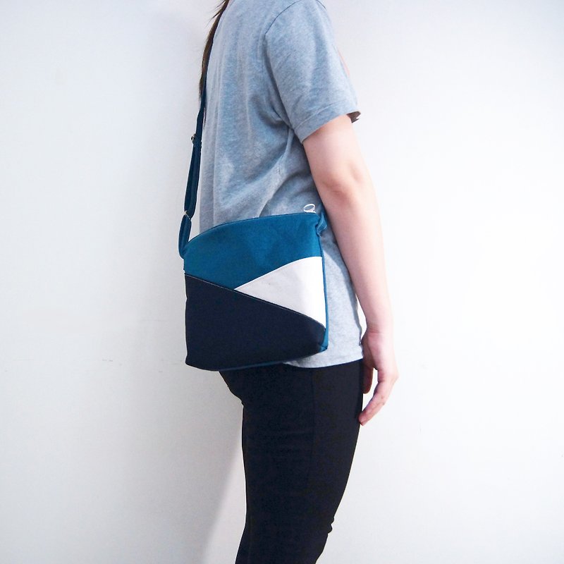Hand-made color-block shoulder and cross-body small blue bag-ocean blue - Messenger Bags & Sling Bags - Cotton & Hemp Blue