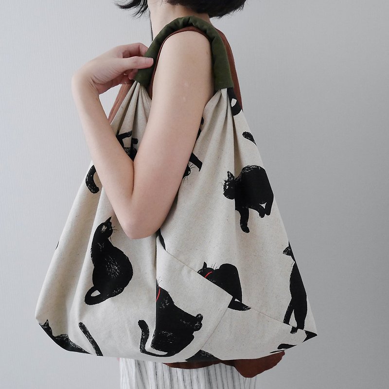 Linen and linen thin canvas black cat Japanese style shoulder environmentally friendly bag Azuma bag-made to order- - กระเป๋าแมสเซนเจอร์ - ผ้าฝ้าย/ผ้าลินิน สีดำ