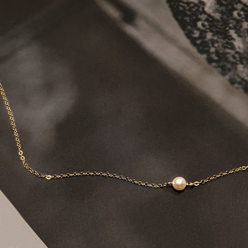 European Minimalistic Style 14k gold filled Layering Swarovski peal necklace - สร้อยคอ - โลหะ สีทอง