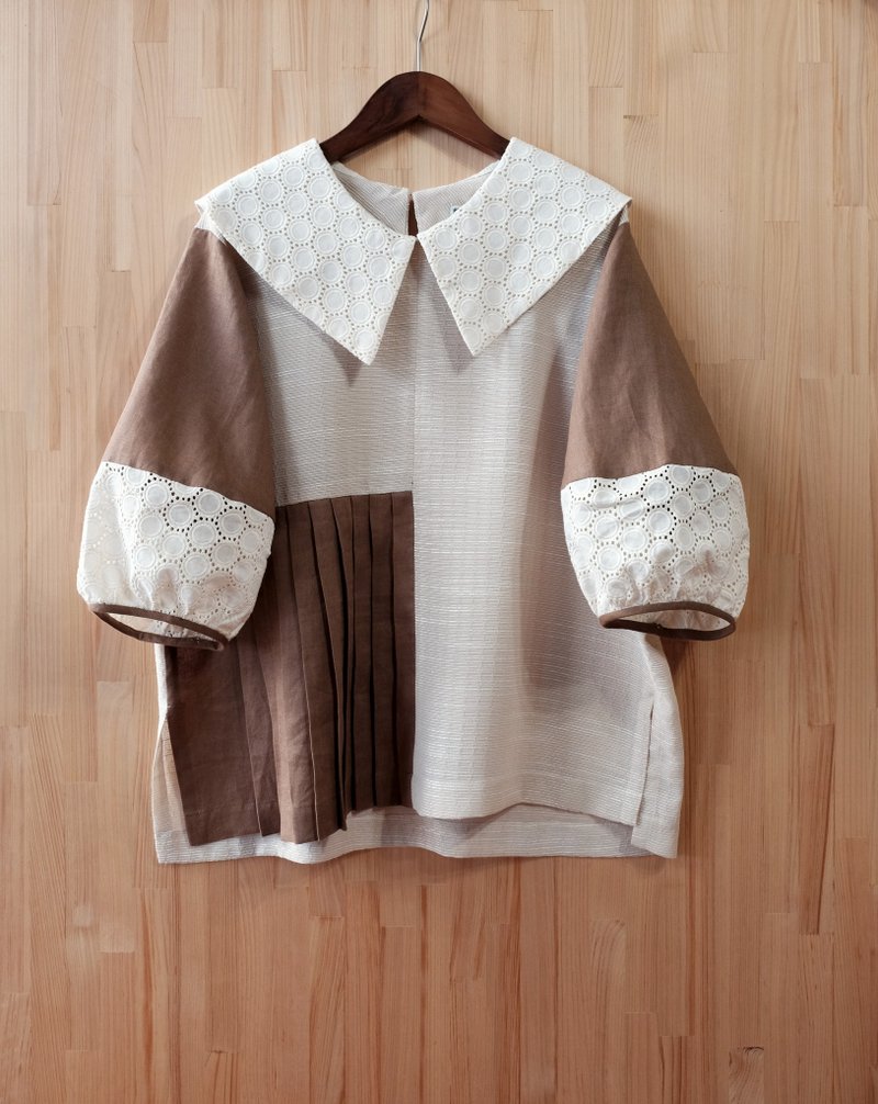 Large collared puffy sleeve blouse/beige lace - เสื้อผู้หญิง - ผ้าฝ้าย/ผ้าลินิน หลากหลายสี