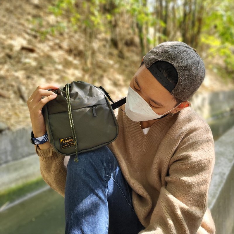 Bunch Bag | Gender Friendly Army Green - กระเป๋าแมสเซนเจอร์ - ไนลอน 
