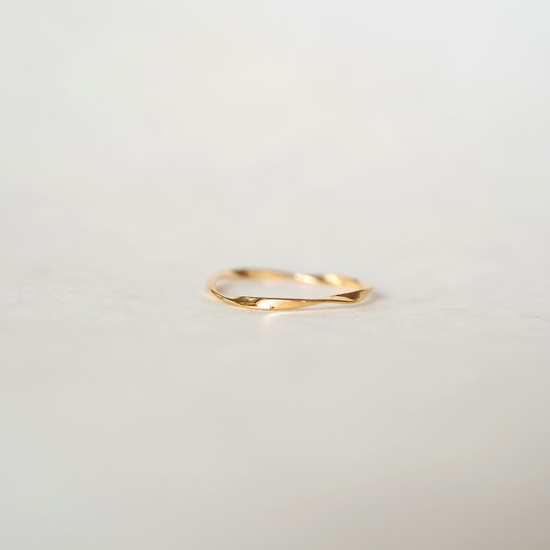 SV925 Twist Ring - แหวนทั่วไป - โลหะ สีทอง