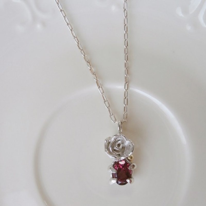 Pink rose pendant - Necklaces - Gemstone 