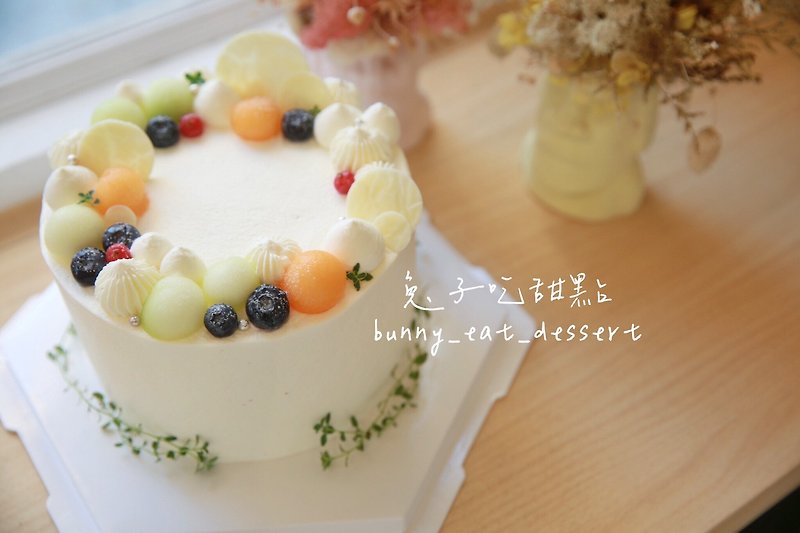 Custom whipped cream cake - Cake & Desserts - Fresh Ingredients 