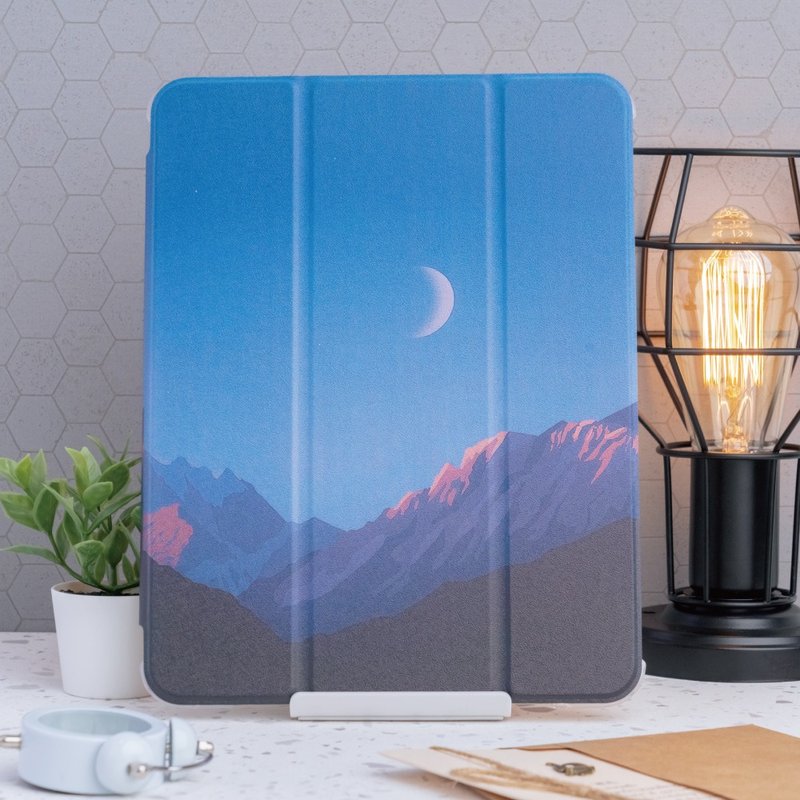 含贈品 | iPad 霧面軟底軟邊氣囊保護殼【月色山巒】左側筆槽款 - 平板/電腦保護殼/保護貼 - 其他材質 藍色