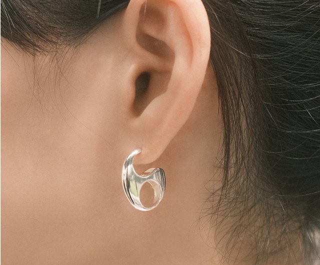 ブランドバッグ通販サイト FREYA 豚鼻ピアスシルバー925 - ショップ WB J&Co ピアス アクセサリー