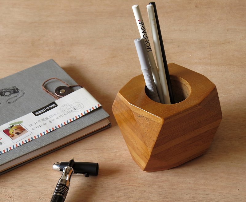 HO MOOD木製スペリングシリーズ - 幾何学木製鉛筆ホルダー - ペン立て - 木製 ブラウン