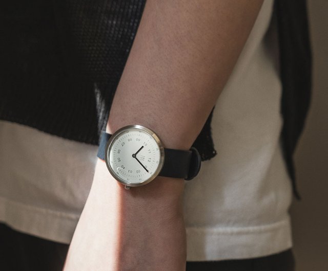ドリズル34mmブラックイタリアンベルトスイスムーブメントサファイアグラスMAVENウォッチ - ショップ Maven Watches  Official Store 腕時計 - Pinkoi